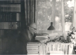 Friedebert Tuglas kodus oma töölaua juures 6. VI 1963. a. - KM EKLA
