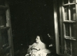 Betti Alver oma elukohas Tartus, Pargi tn. 2 keldrikorrusel 20. VII 1952. a. - KM EKLA