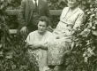 Betti Alver koos isa ja emaga [Pühastes 1930-tel] - KM EKLA