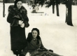 Betti Alver kooliõega Toomel [1920-te keskel] - KM EKLA