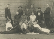 H. Adamson 5. klassi õpilastega 1923. a. - KM EKLA