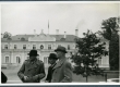 Vasakult: 1. Aleksander Tassa, 2. Albert Kivikas, 3. August Gailit kirjanike ekskursioonil Narva-Jõesuus sept. 1939. a.  - KM EKLA