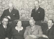 Istuvad: Friedebert Tuglas, Marie Under, August Gailit, Henrik Visnapuu, seisavad Artur Adson ja Johannes Semper - KM EKLA