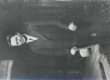 F. Tuglas Tuusulas A. Kivi surmamaja ees, 1929 - KM EKLA