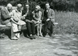 Vasakult: 1. J. Vares-Barbarus, 2. E. Tuglas, 3. H. Talvik, 4. E. Vares, 5. F. Tuglas Pärnus, juuni 1929. a. - KM EKLA
