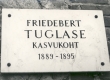 Friedebert Tuglas'e kasvukohta Ahjal 1889-1895 tähistav mälestustahvel Ahjal. 1971. a. - KM EKLA