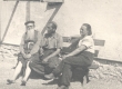 Ernst, Paul ja Juta Särgavad maja ehitamas. Juuli, 1951 - KM EKLA